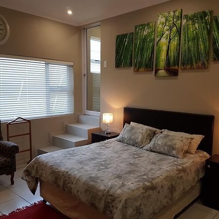 Studio On Bourdeaux Parow Bagian luar foto
