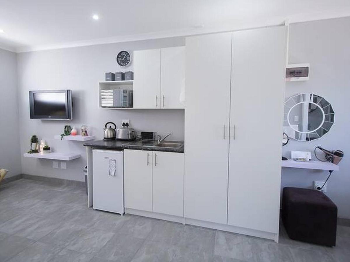 Studio On Bourdeaux Parow Bagian luar foto