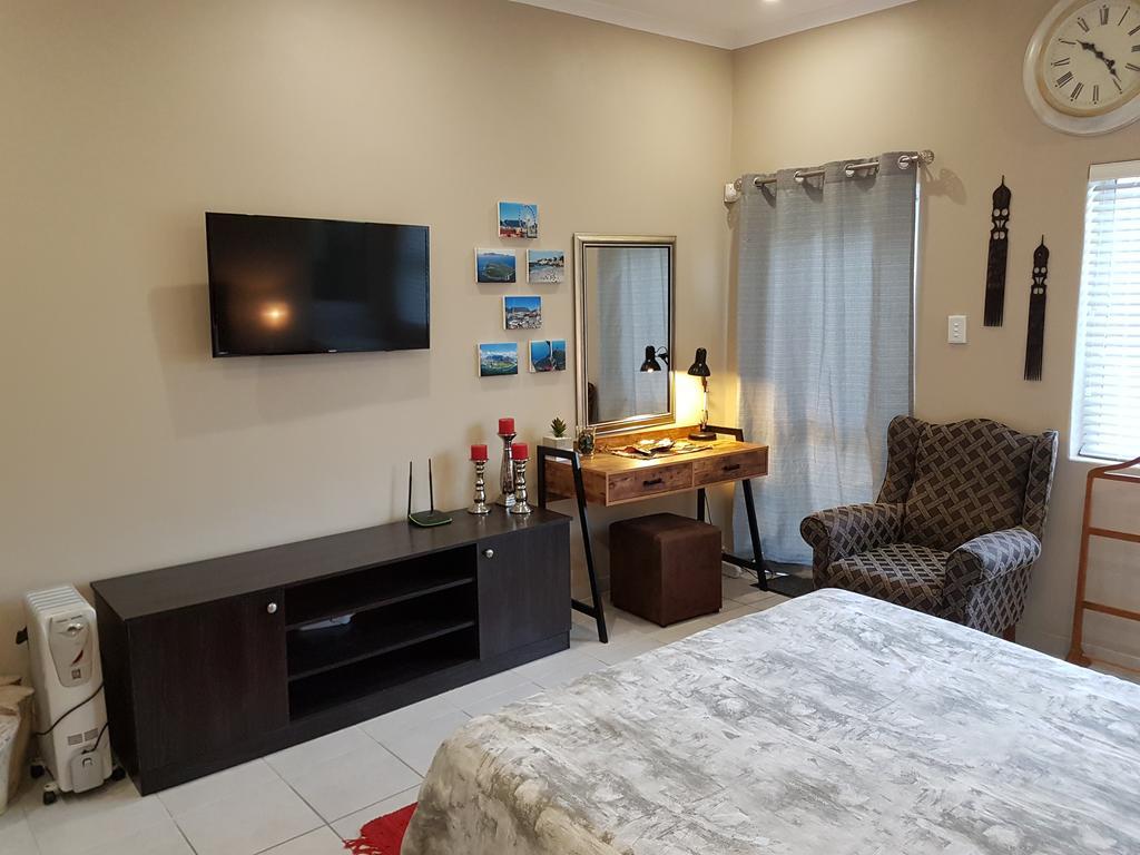 Studio On Bourdeaux Parow Bagian luar foto