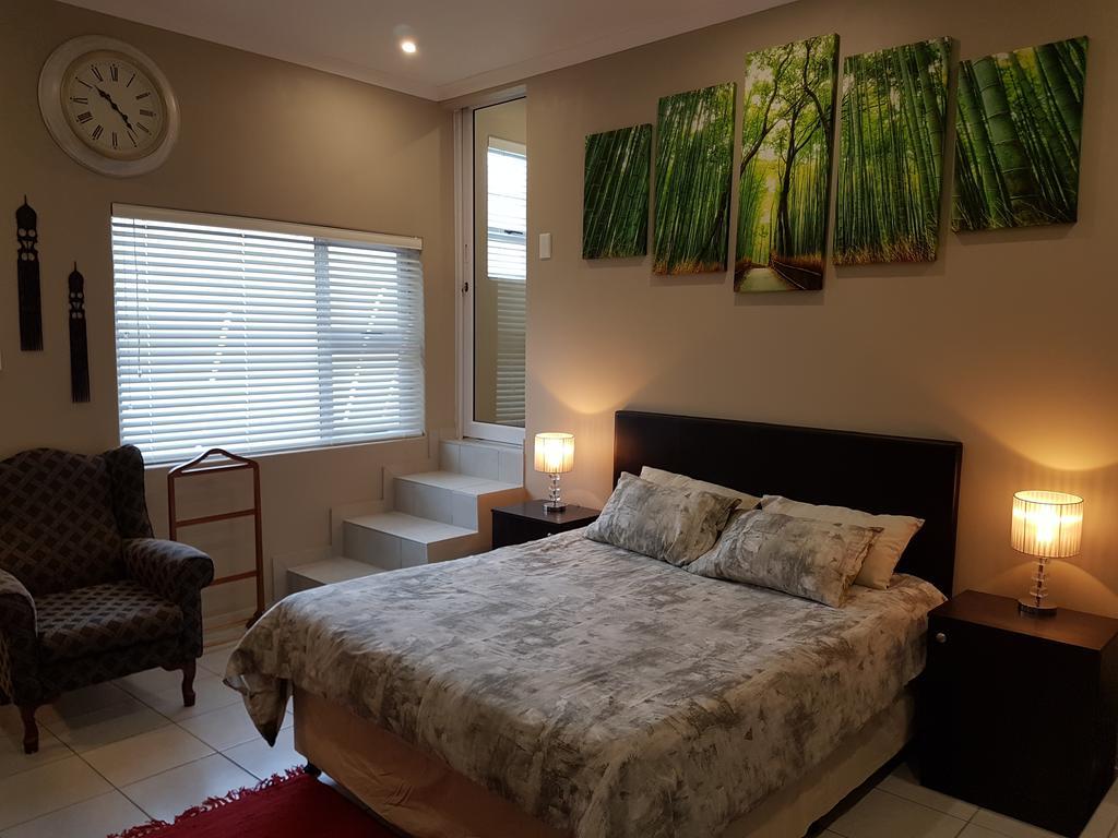 Studio On Bourdeaux Parow Bagian luar foto