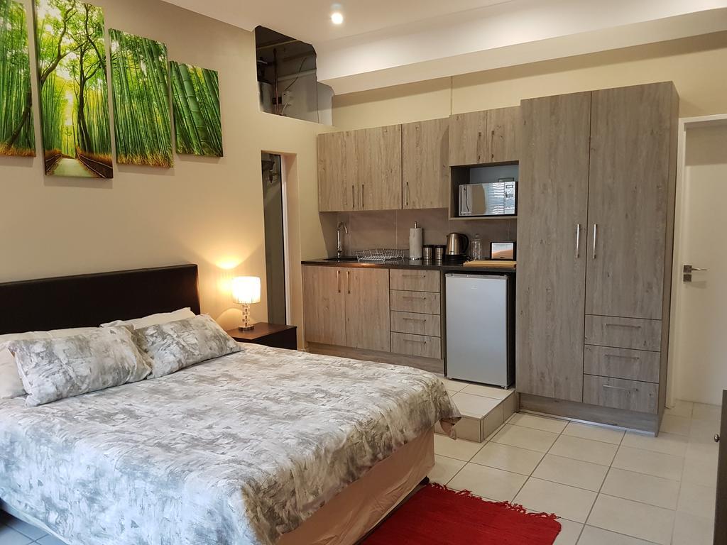 Studio On Bourdeaux Parow Bagian luar foto