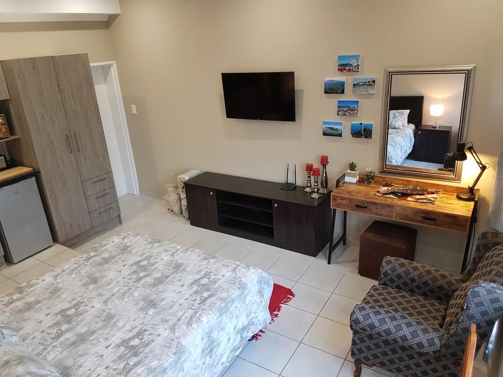 Studio On Bourdeaux Parow Bagian luar foto
